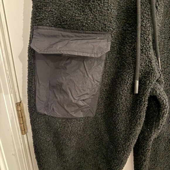 NWT black Sherpa Sweatpants - Picture 5 of 7